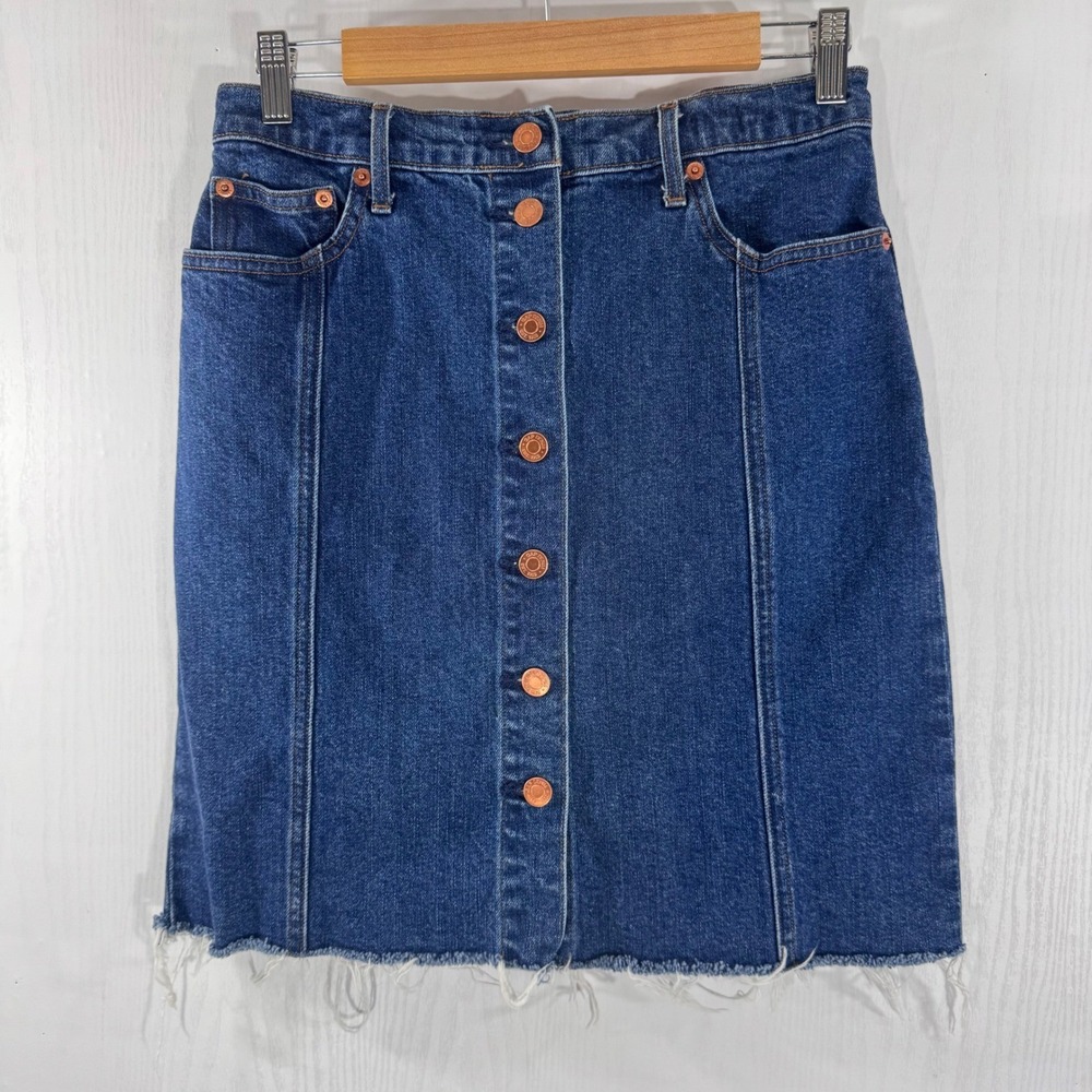 GAP Denim Skirt Button Fly Dark Wash Women's Size 27 Distressed Hem - Picture 10 of 13